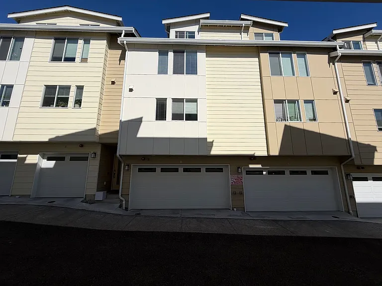 18016 12th Ave NE #D — Photo 1