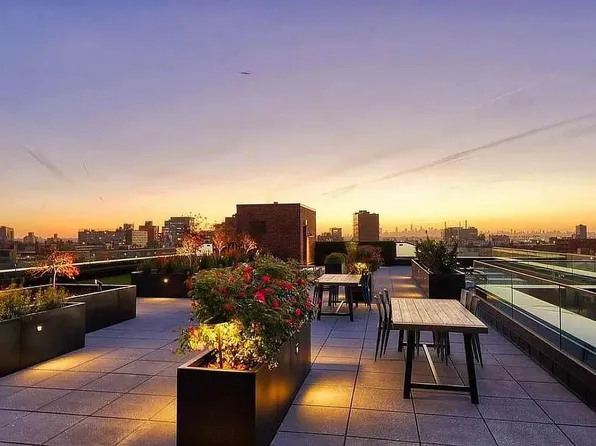 144-74 Northern Boulevard image 10 of 11