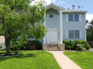 76 Renaissance Dr #2, Clifton, NJ 07013