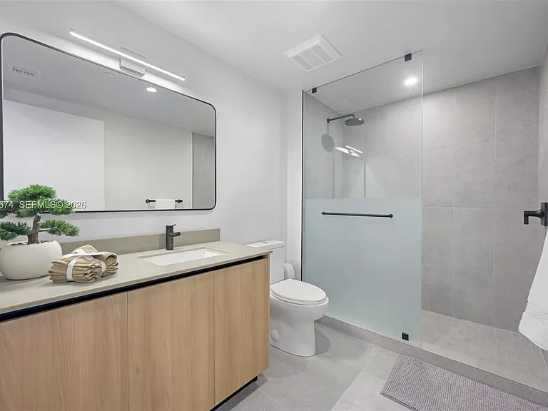 121 NE 5th St #2408 — Photo 4
