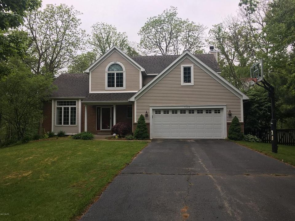 1st image of 7205 Rolling Highlands Ct NE