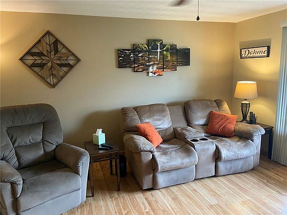 2nd image of 525 Marshall Dr