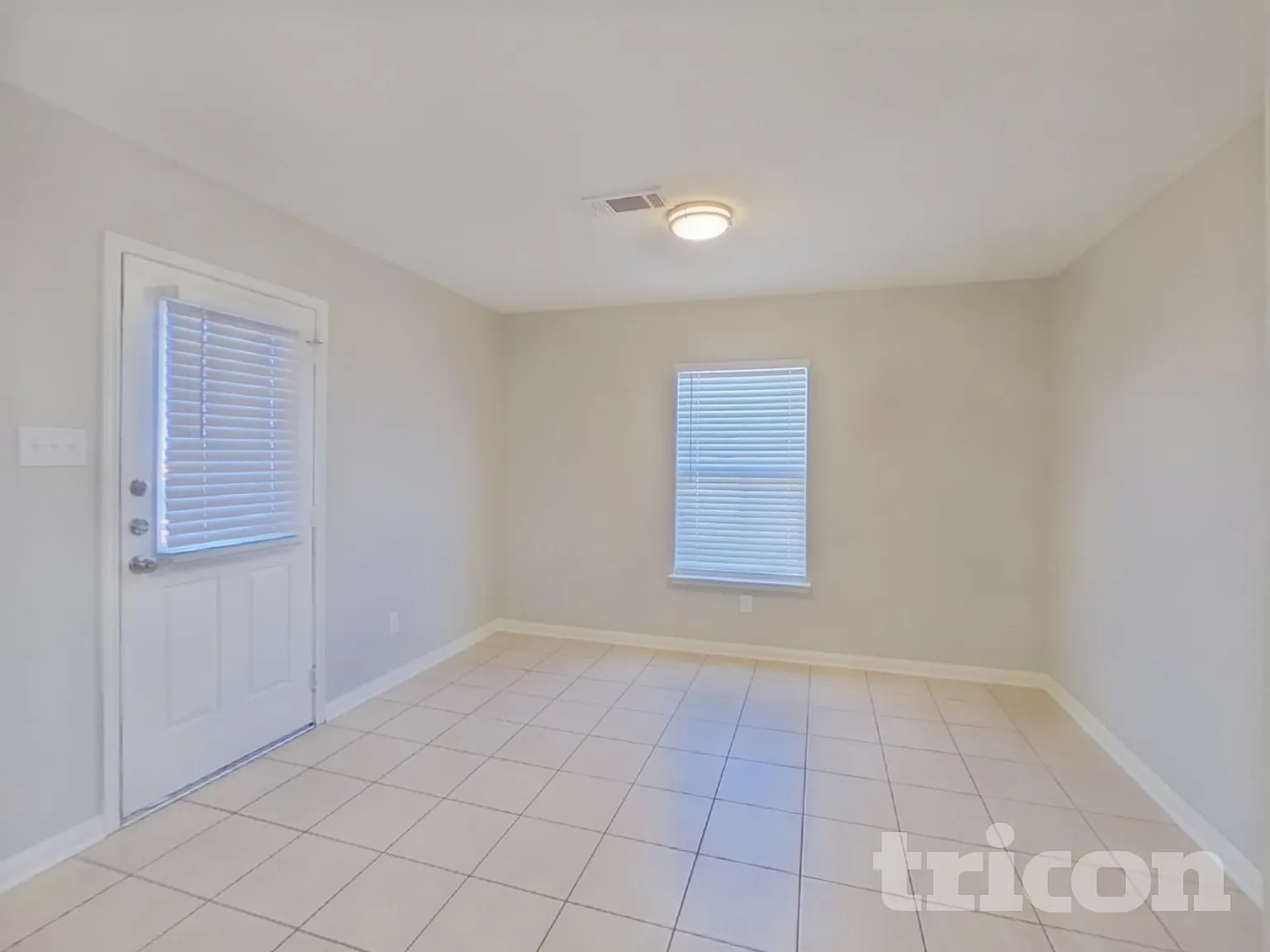 102 Saddlebag Court Newark TX — Photo 4