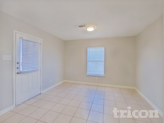 4th image of 102 Saddlebag Ct