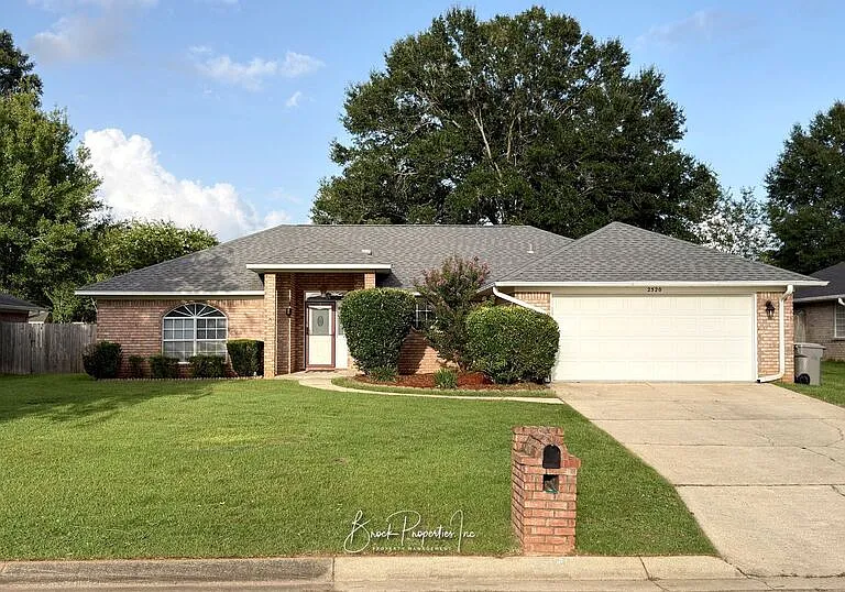 2520 Southern Oaks Dr — Photo 1