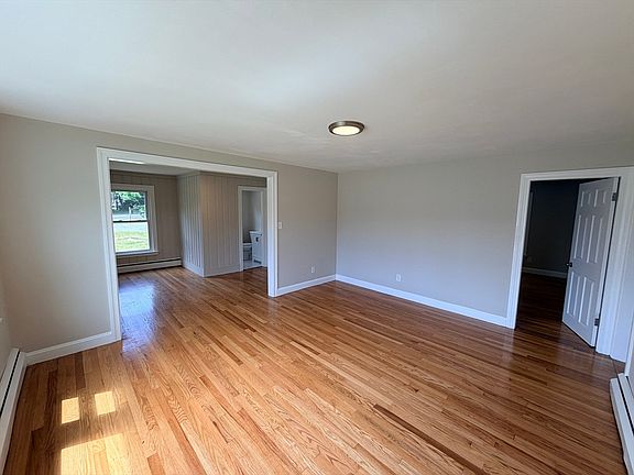3rd image of 103 Brook St