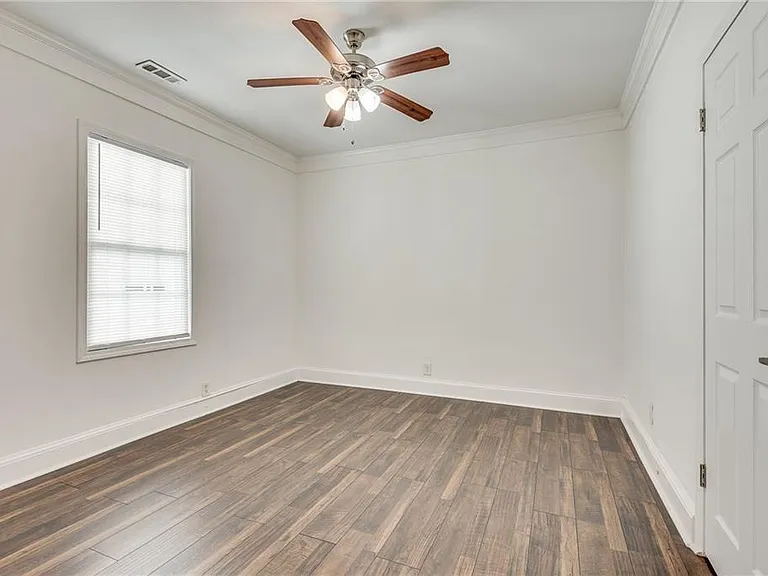 244 Laurel Ave SW — Photo 11