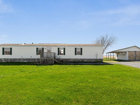 3rd image of 320 Town House Road