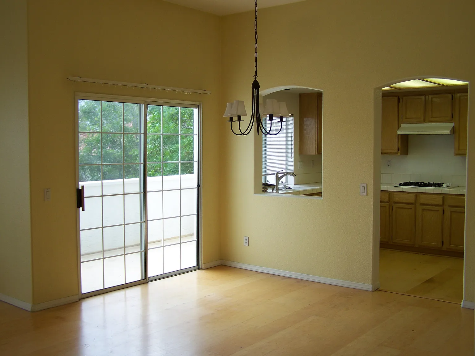 2 bed, 1001 sqft, $2,800 — Photo 2