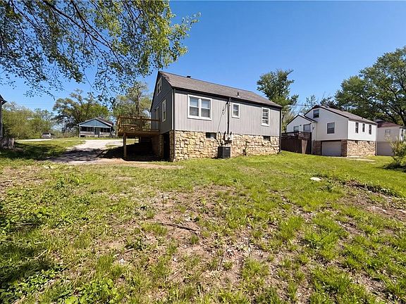 5th image of 5525 Yecker Ave