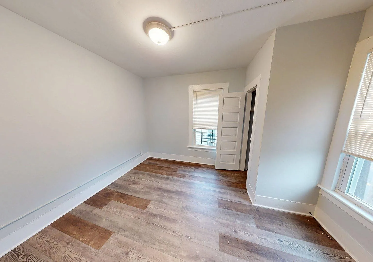 SB Howe Ave Apartment — Photo 3