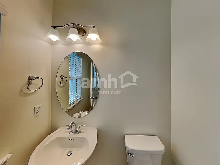713 Celebration Ln — Photo 8