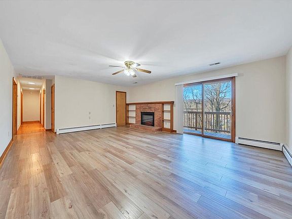 4th image of 830 Dexter Rd