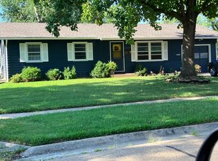 5225 SW 32nd St, Topeka, KS 66614