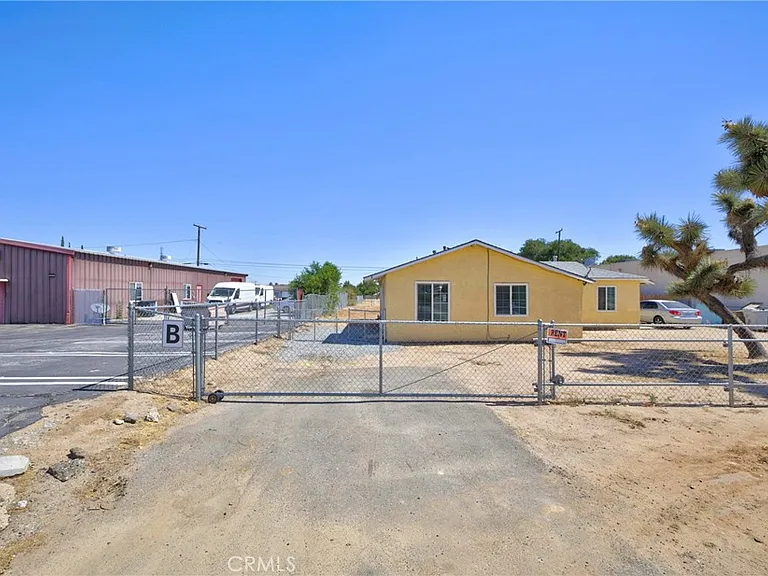 15990 Yucca St #B — Photo 2