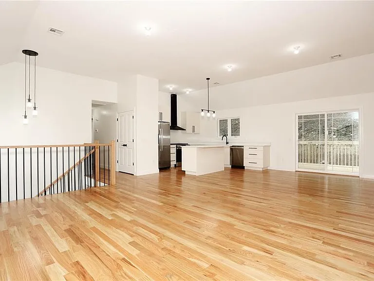 1097 W Route 1 #211-1 — Photo 17