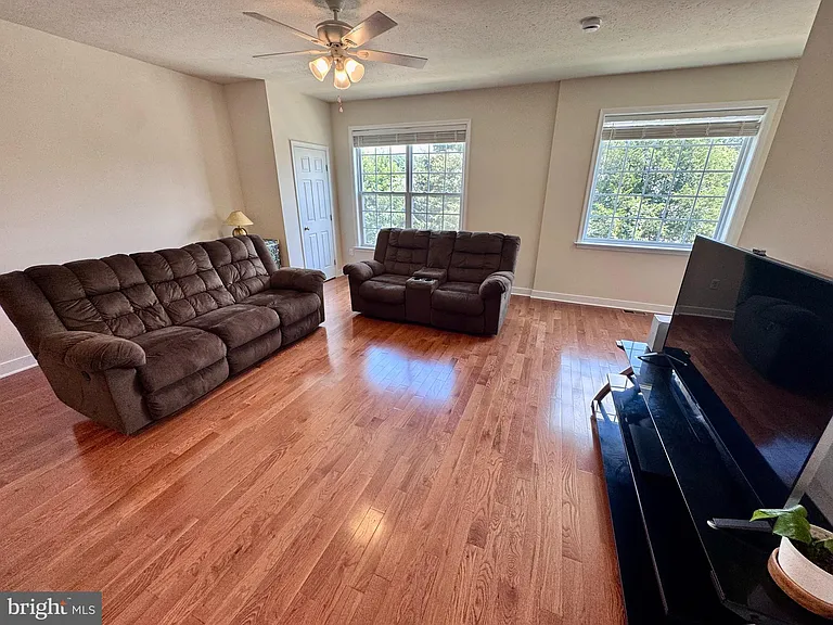 1008 Wicklow Dr — Photo 10