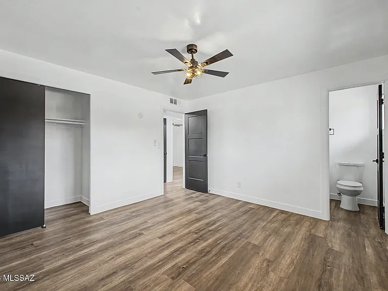 2625 W Oregon St — Photo 14