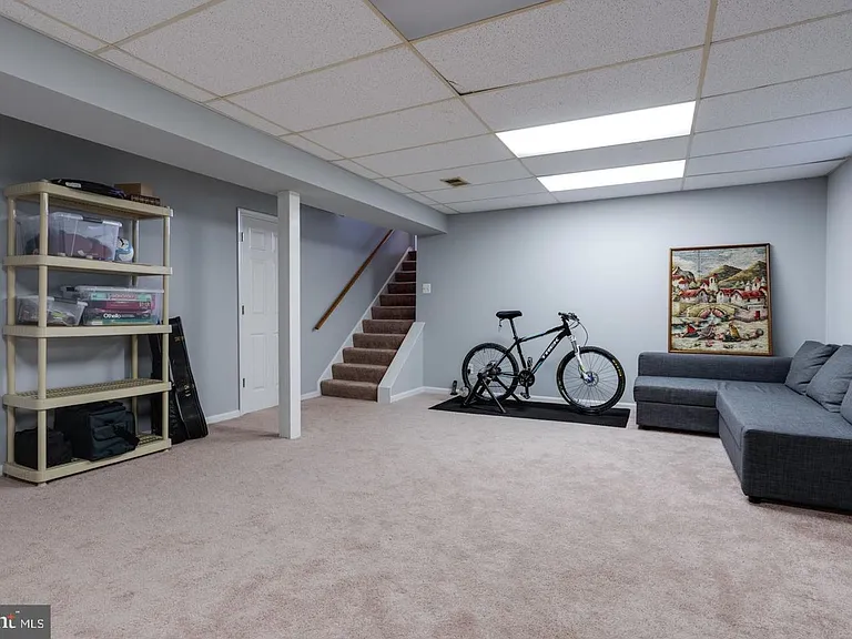8019 Daffodil Ct — Photo 31