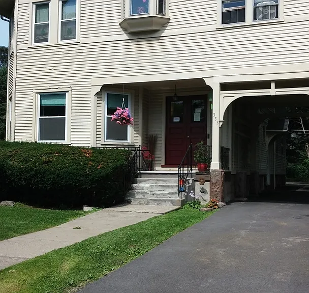 333 Oxford St — Photo 17