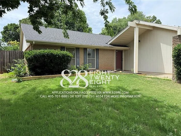 10429 Bayberry Dr — Photo 2
