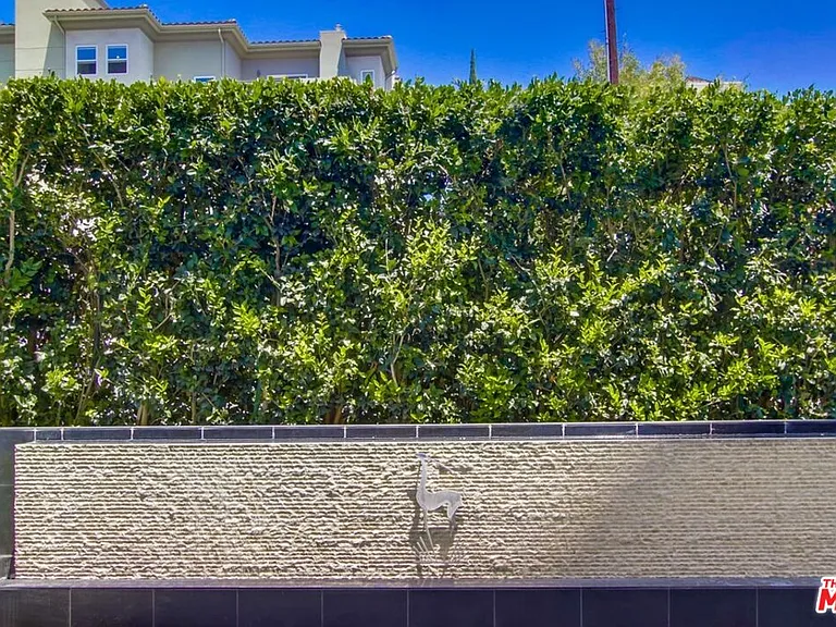 7250 Franklin Ave #702 — Photo 16