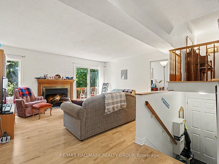 48 Dunbarton Ct — Photo 7