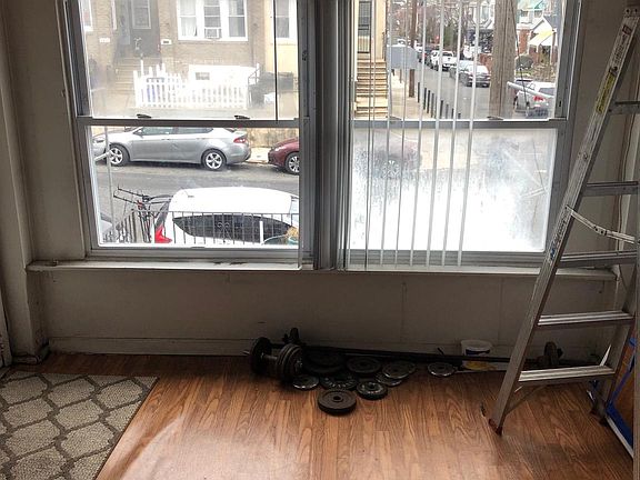 4th image of 1416 E Lycoming St