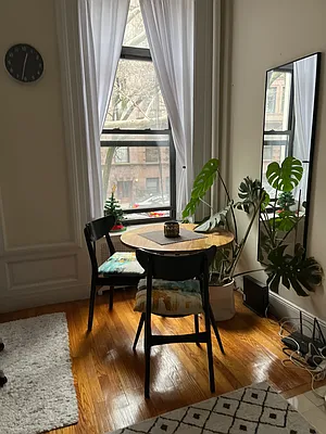 Rented by Apartments by Us | media 11