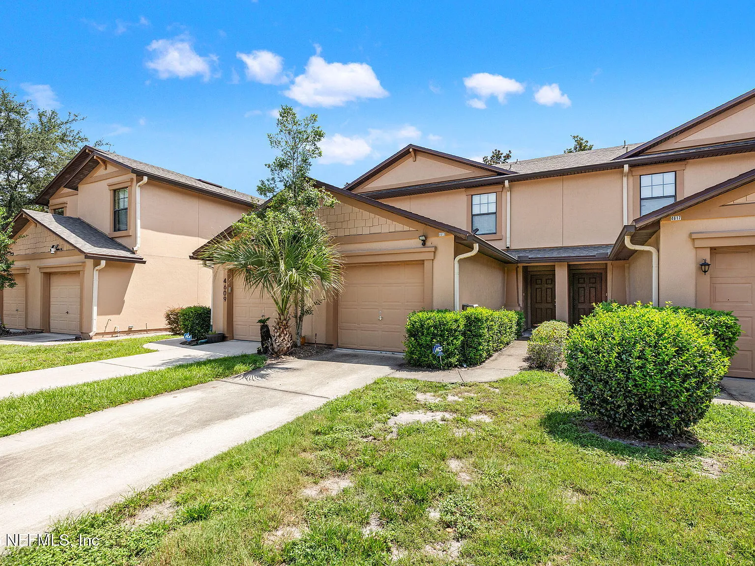 2 bed, 2.5 bath, 1176 sqft, $1,450 — Photo 3