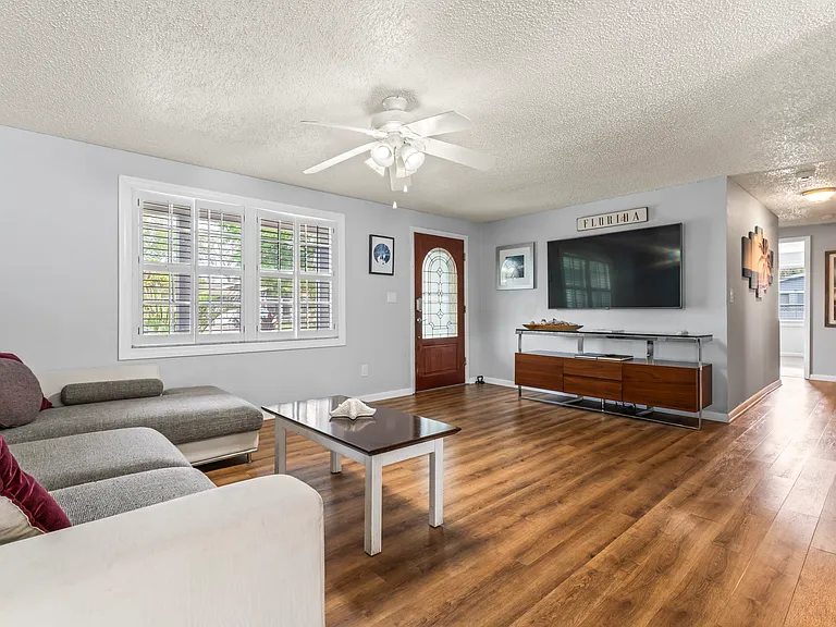 3640 Anderson Ave — Photo 24