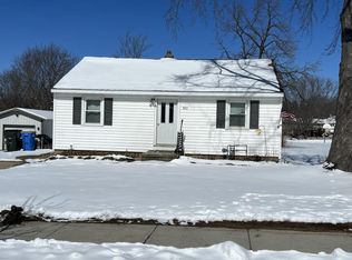 923 W Carroll St, Portage, WI 53901