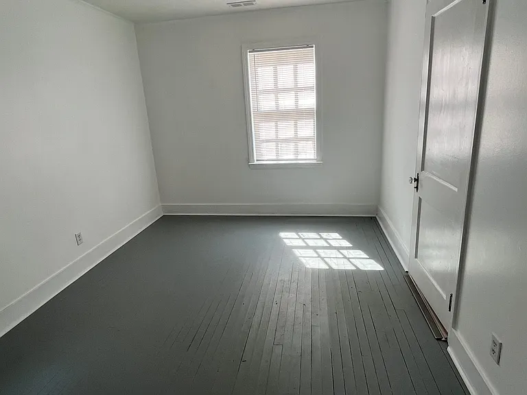 Main bedroom with on-suite full bath.