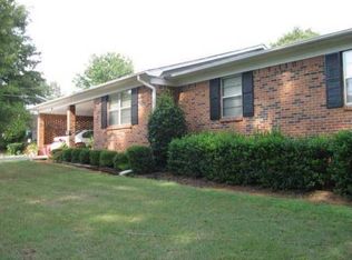 201 Tammy Dr, Selmer, TN 38375