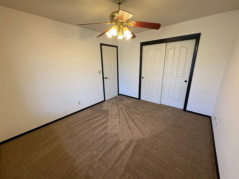 1031 N Crenshaw St — Photo 20