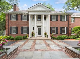 927 Romona Rd, Wilmette, IL 60091