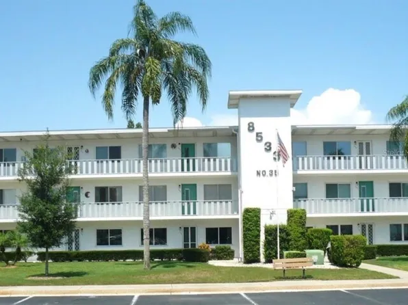 8533 110th St APT 209, Seminole, FL 33772