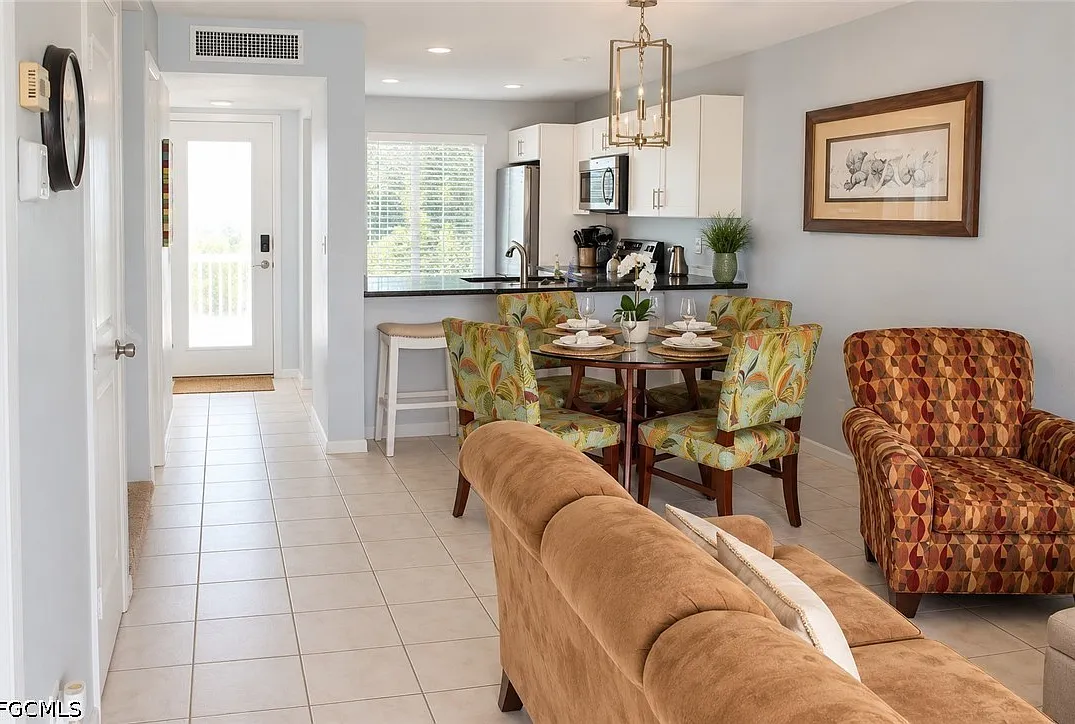 2 bed, 2.5 bath, 1289 sqft, $5,000 — Photo 3