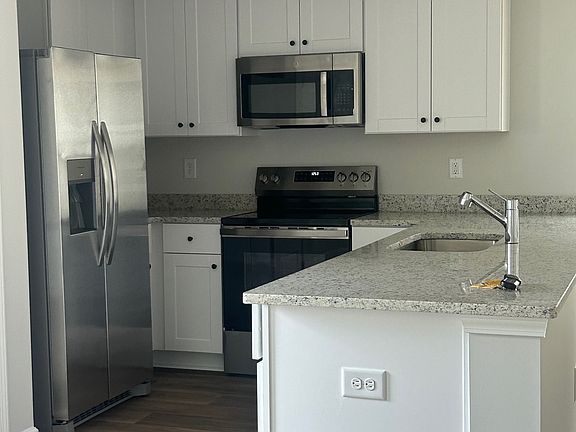 3rd image of 1732 King Oaks Loop