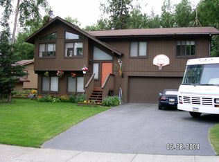 9550 Dinaaka Dr, Eagle River, AK 99577