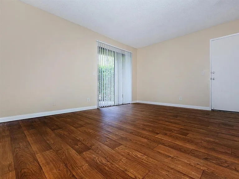 San Jacinto RC Apartments — Photo 7