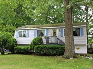 9 Gem Dr, Willimantic, CT 06226