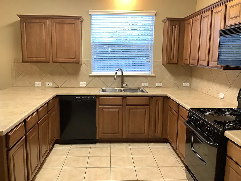 3800 Veiled Falls Dr — Photo 2