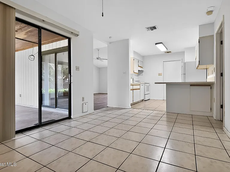 1141 Mast Ct SE — Photo 10