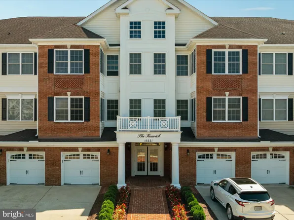 15221 Royal Crest Dr APT 207, Haymarket, VA 20169