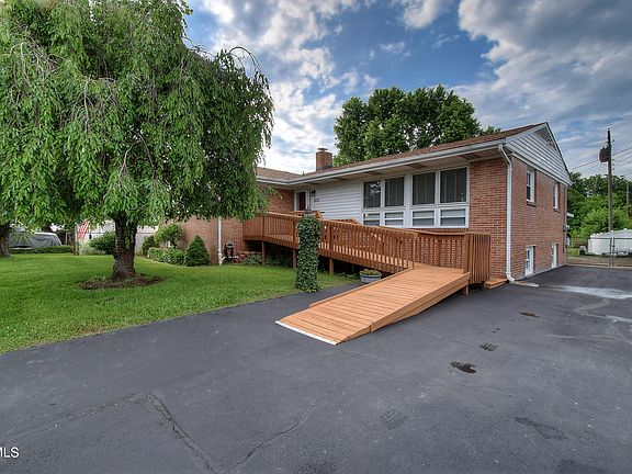 3rd image of 1809 Sherwood Pl