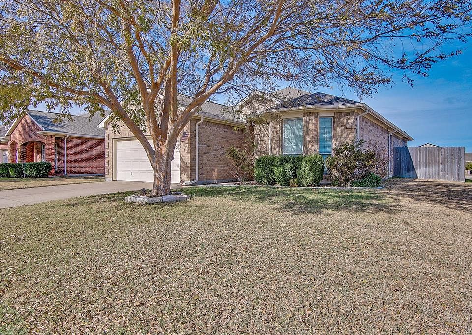 1st image of 1236 Sweetwater Dr