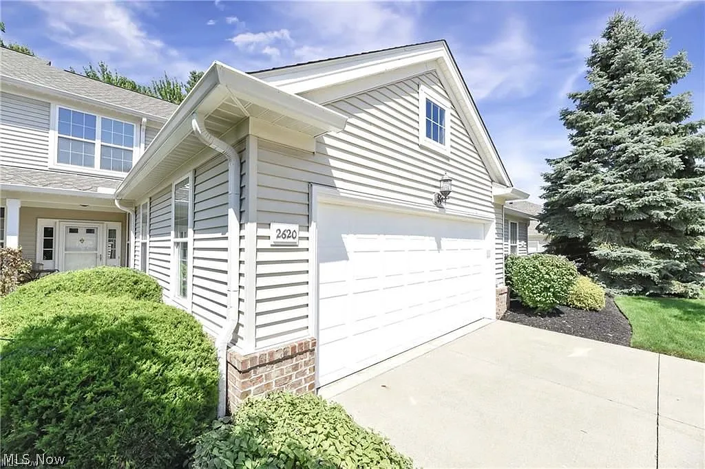 3 bed, 2.5 bath, 1819 sqft, $3,500 — Photo 1