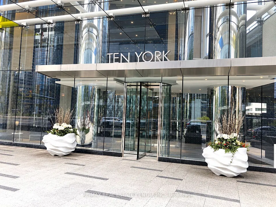 10 York St #2008