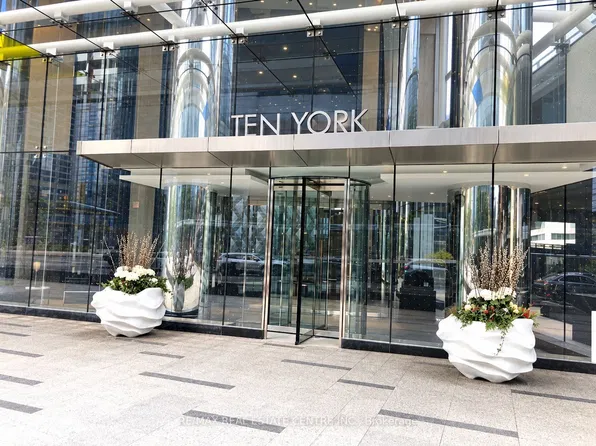10 York St, Toronto, ON